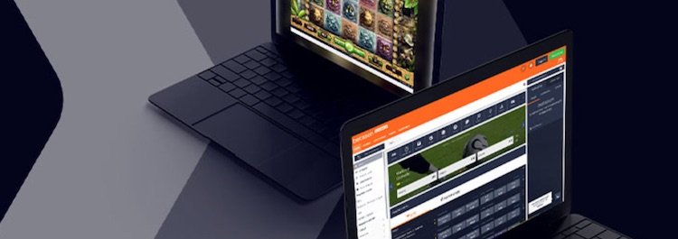 Två datorer inloggade på Betsson.